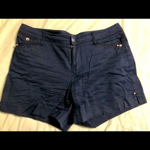 White House Black Market Navy 5 in Short